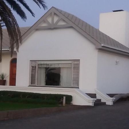 Haus Schaaf B&B Walvis Bay Extérieur photo