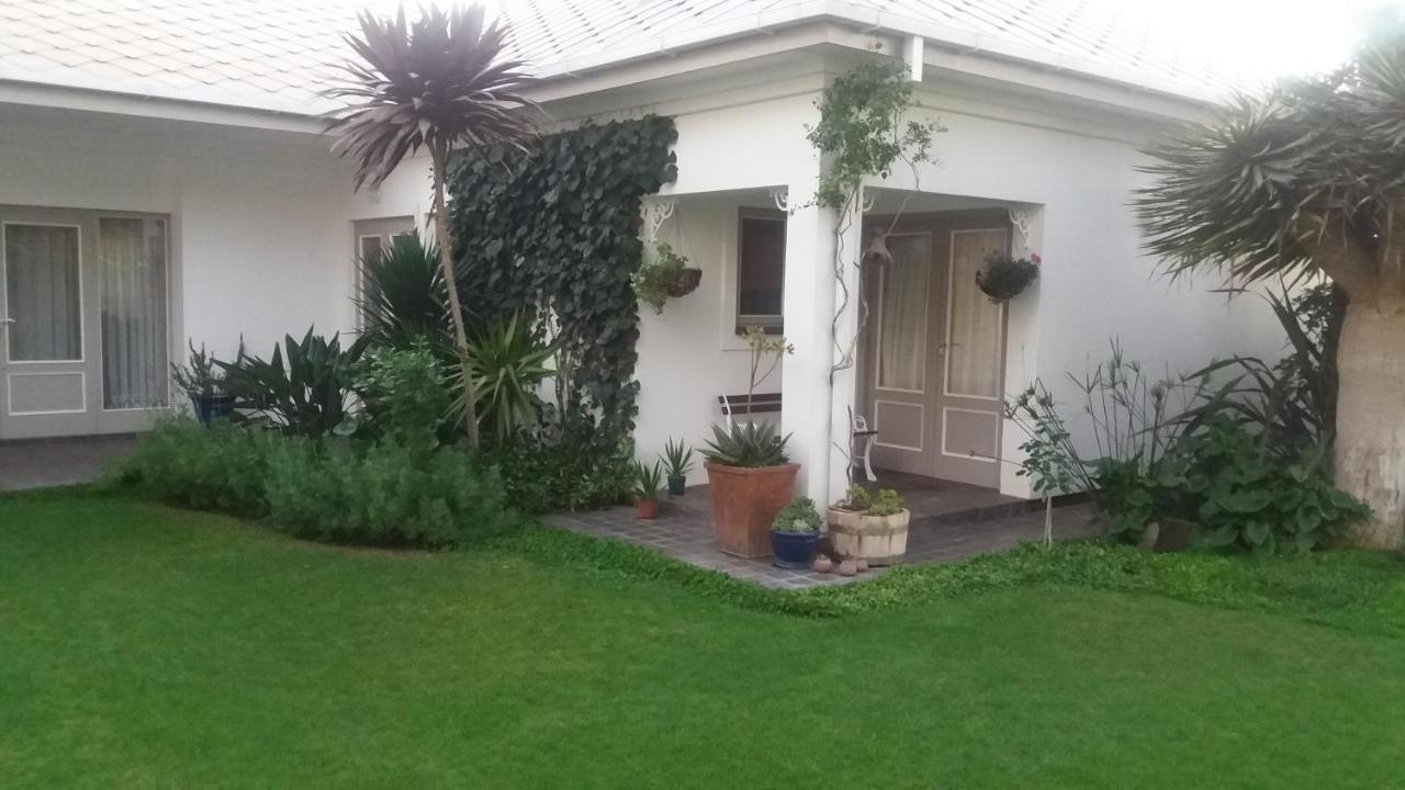 Haus Schaaf B&B Walvis Bay Extérieur photo